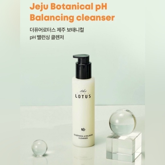 The Pure Lotus Set: pH Balancing Cleanser & Lotus Leaf Sleep Pack | NIB - Picture 9 of 13